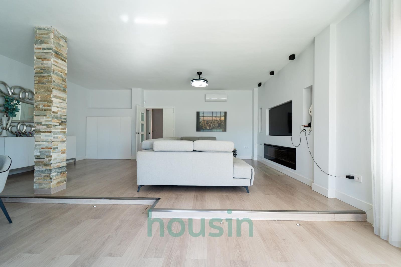 4 quarto Moradia para venda em Montequinto com piscina garagem - 629 000 € (Ref: 9202421)