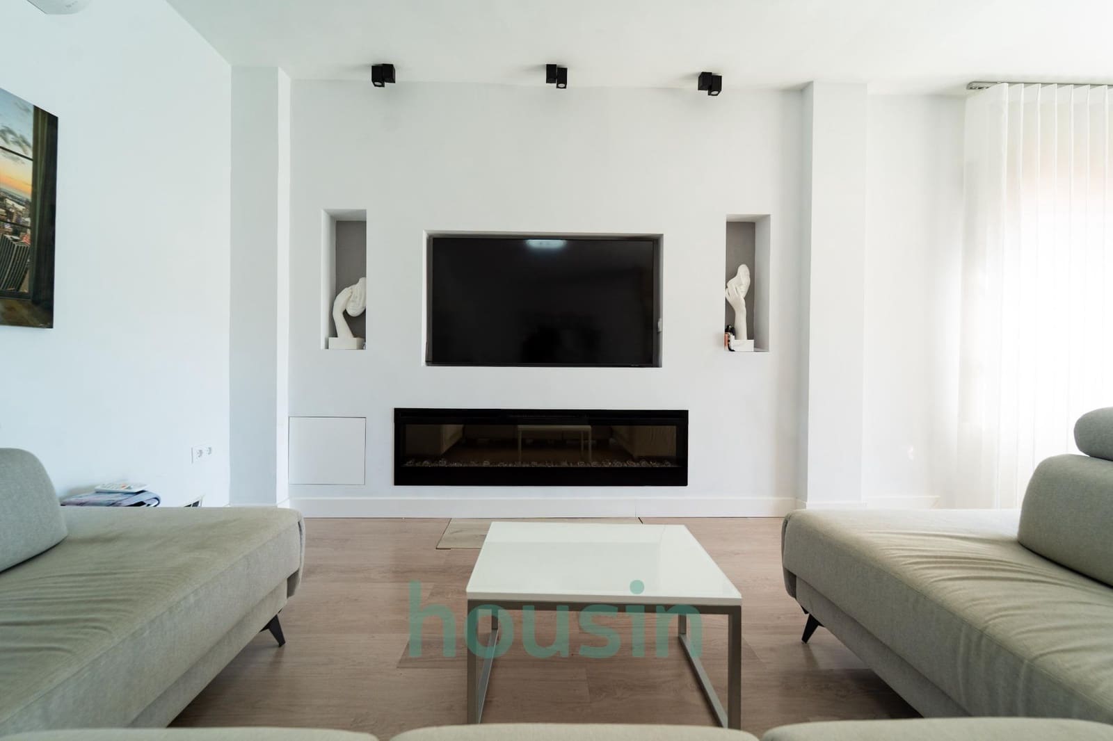 4 quarto Moradia para venda em Montequinto com piscina garagem - 629 000 € (Ref: 9202421)