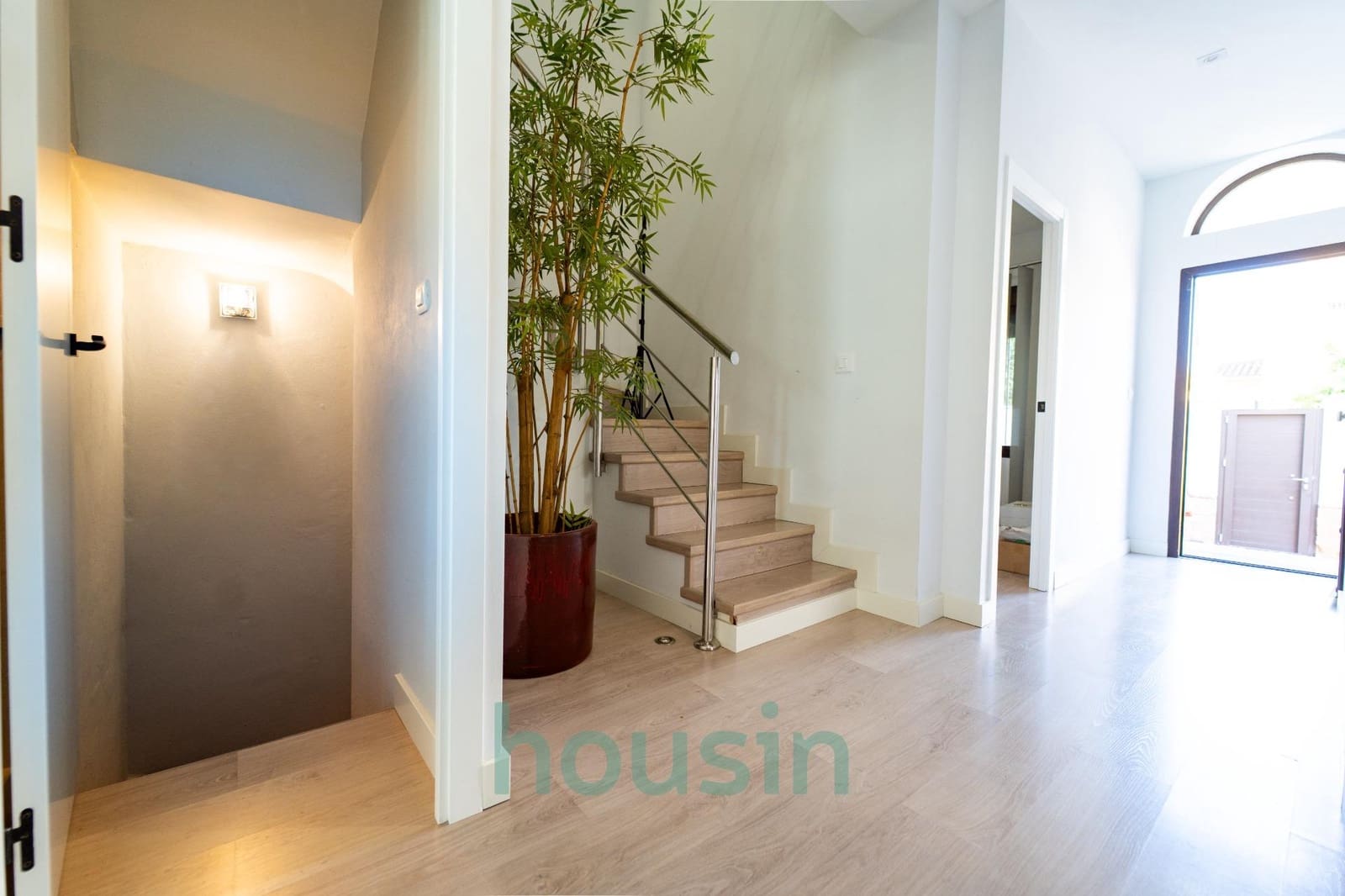 4 quarto Moradia para venda em Montequinto com piscina garagem - 629 000 € (Ref: 9202421)