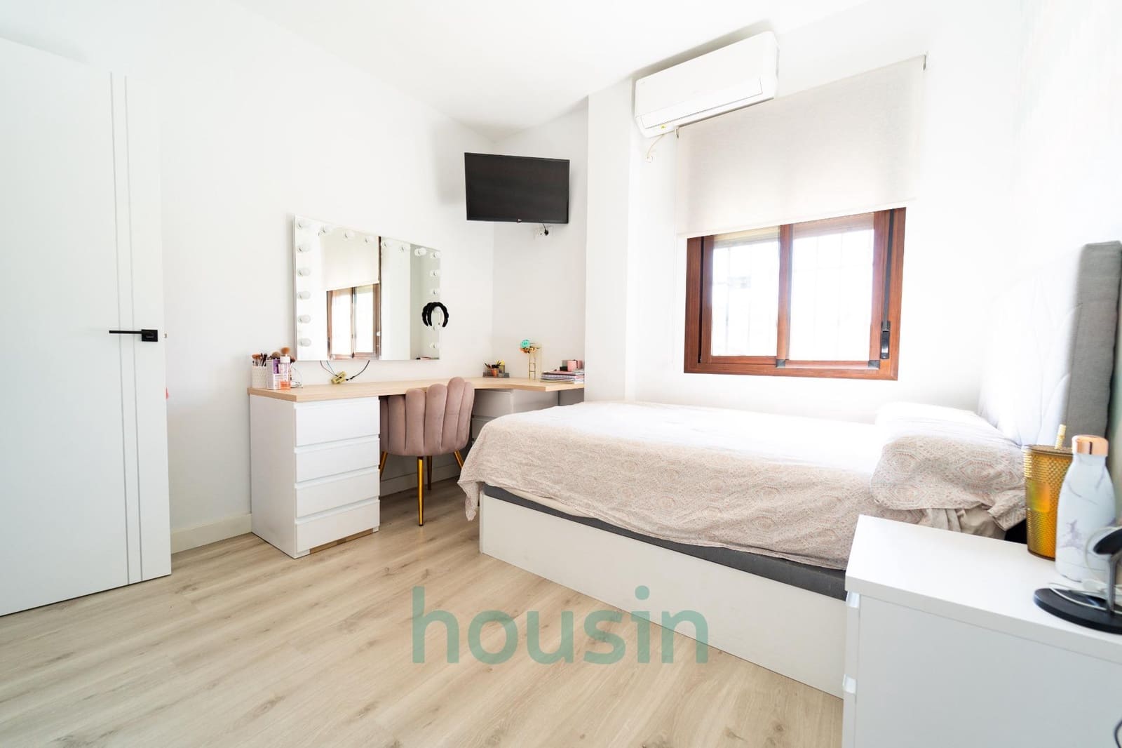 4 quarto Moradia para venda em Montequinto com piscina garagem - 629 000 € (Ref: 9202421)