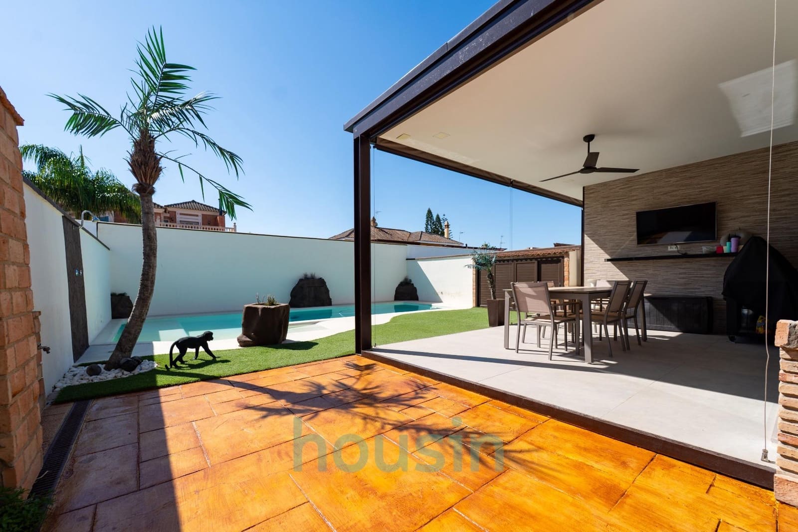 4 quarto Moradia para venda em Montequinto com piscina garagem - 629 000 € (Ref: 9202421)