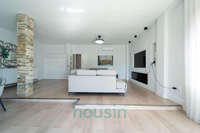 4 bedroom Villa for sale in Montequinto, Dos Hermanas with pool garage - € 575,000 (Ref: 9202421)