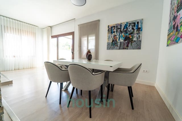 4 bedroom Villa for sale in Montequinto, Dos Hermanas with pool garage - € 575,000 (Ref: 9202421)