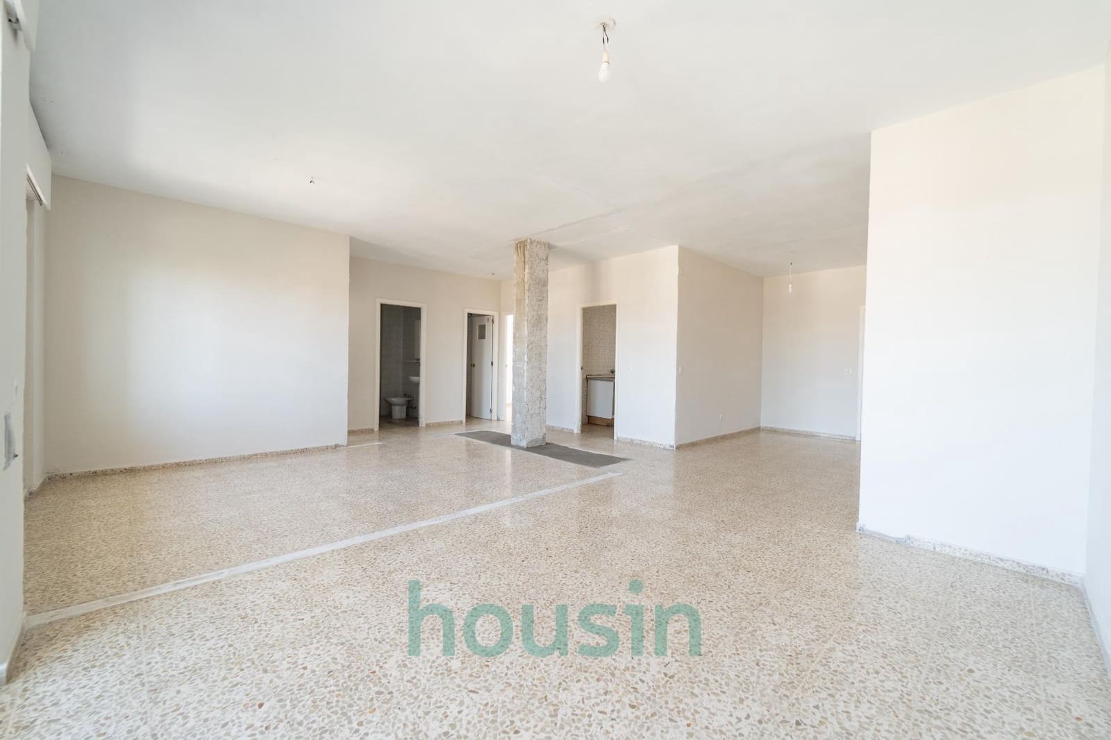 4 soveværelse Lejlighed til salg i Sevilla by med garage - € 355.000 (Ref: 9269733)