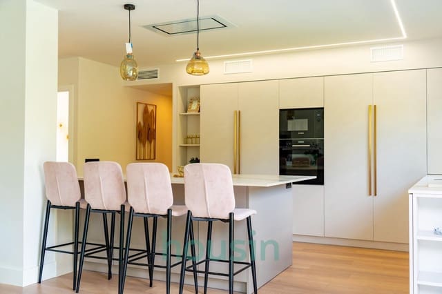 5 soveværelse Villa til salg i Espartinas med swimmingpool garage - € 650.000 (Ref: 9291562)