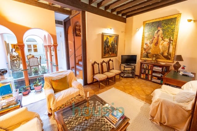 4 bedroom Townhouse for sale in Seville city with pool - € 830,000 (Ref: 9355851)