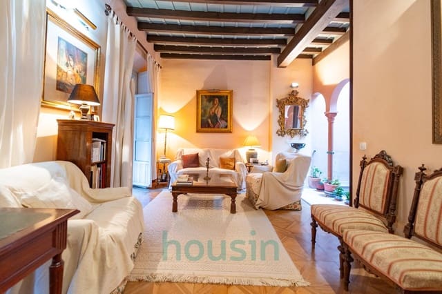 4 bedroom Townhouse for sale in Seville city with pool - € 830,000 (Ref: 9355851)