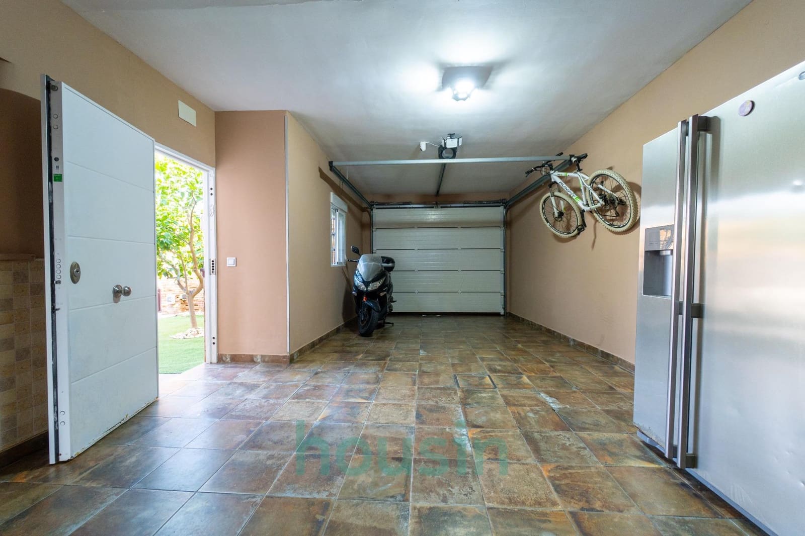 5 soveværelse Villa til salg i Montequinto med swimmingpool garage - € 1.050.000 (Ref: 9414106)