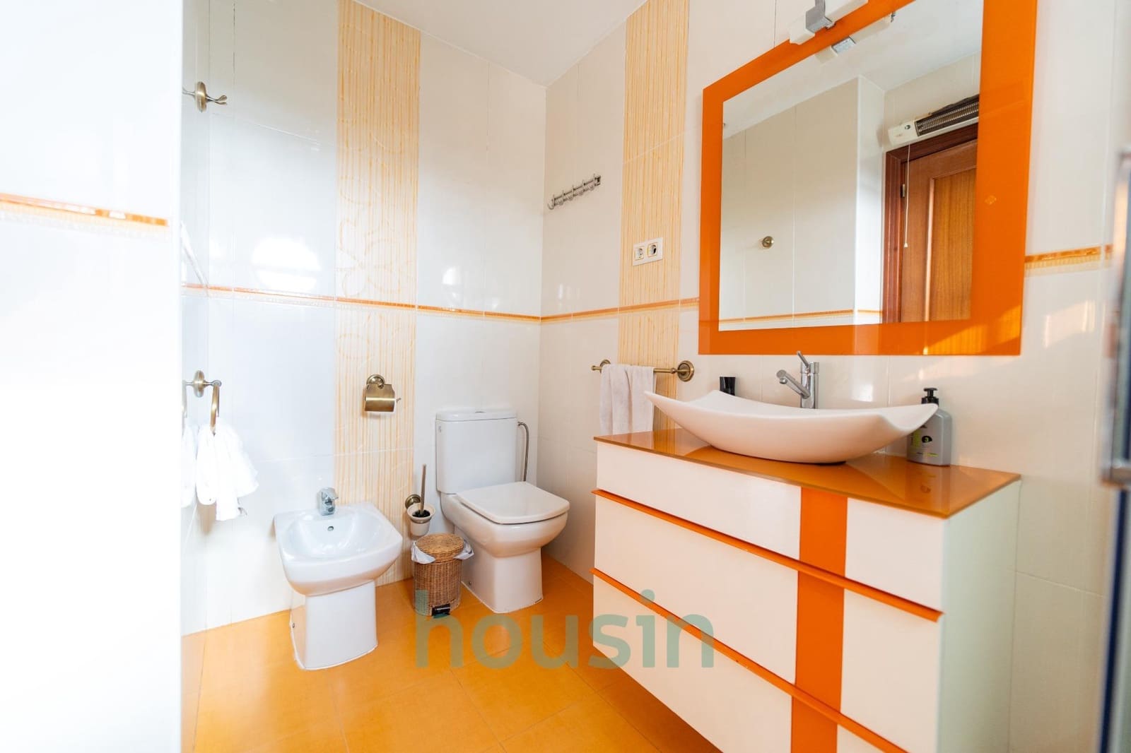 5 soveværelse Villa til salg i Montequinto med swimmingpool garage - € 1.050.000 (Ref: 9414106)