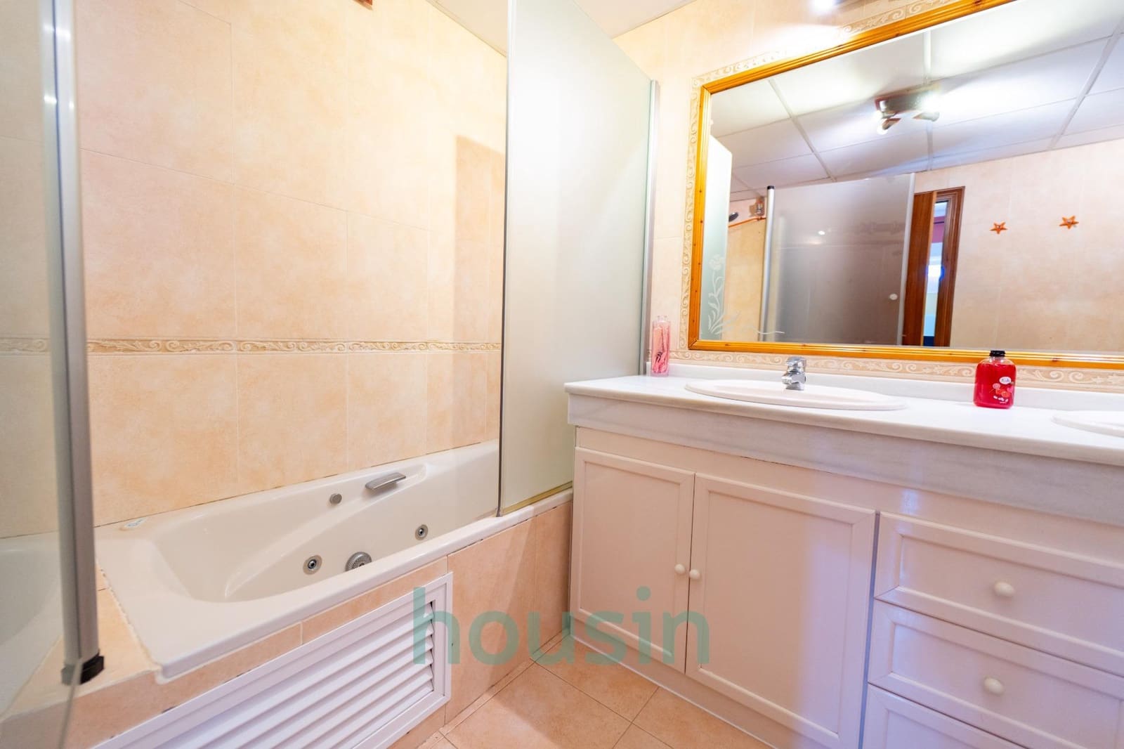 5 soveværelse Villa til salg i Montequinto med swimmingpool garage - € 1.050.000 (Ref: 9414106)