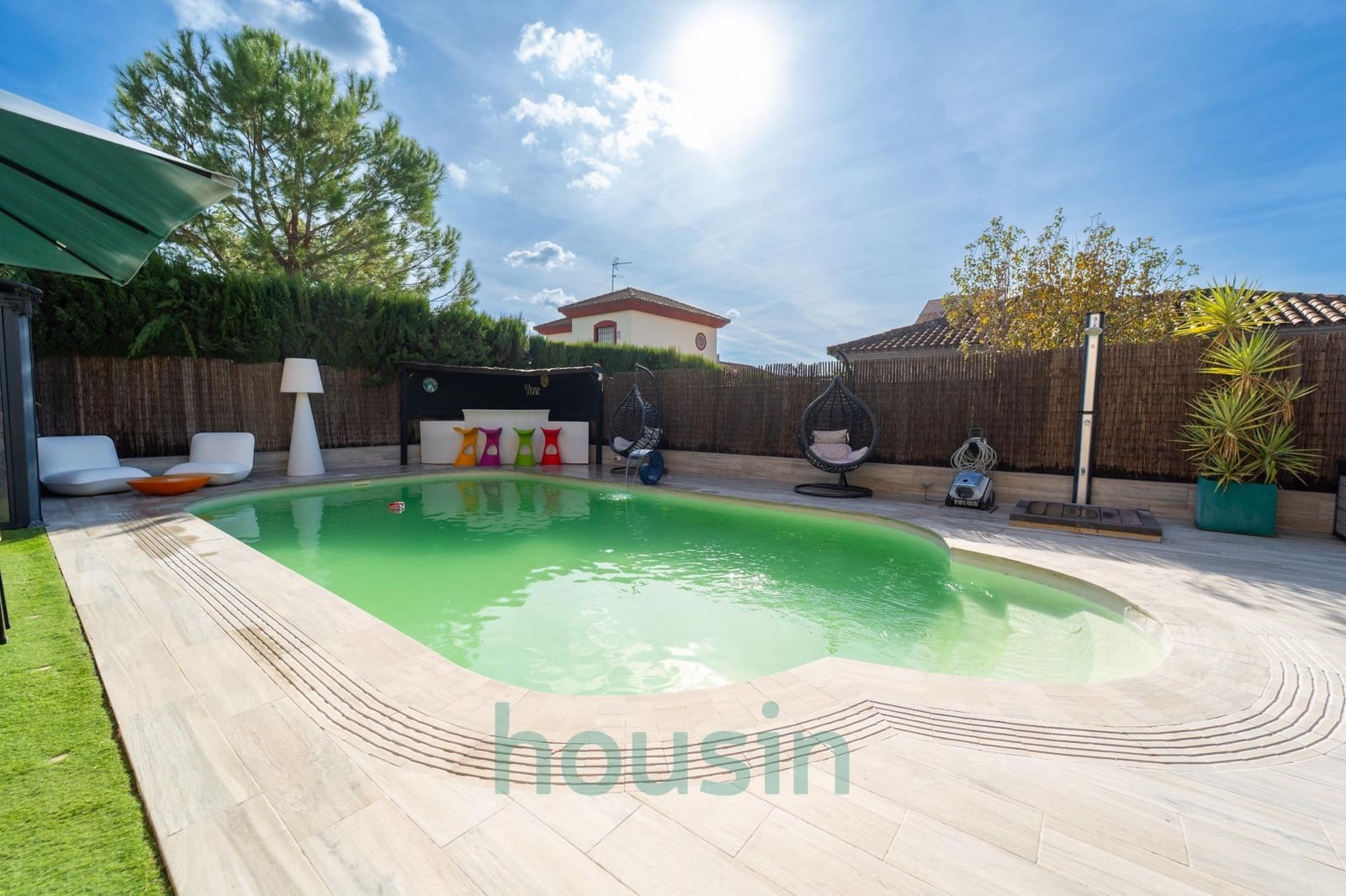 5 soveværelse Villa til salg i Montequinto med swimmingpool garage - € 1.050.000 (Ref: 9414106)