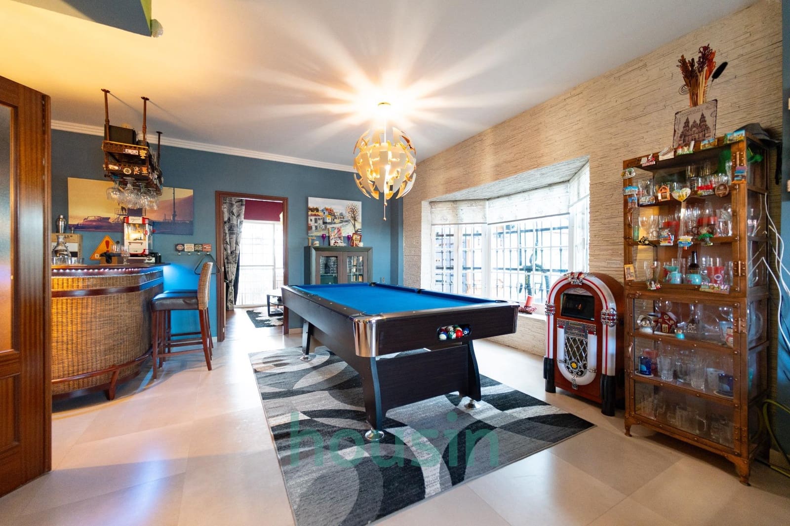 5 soveværelse Villa til salg i Montequinto med swimmingpool garage - € 1.050.000 (Ref: 9414106)