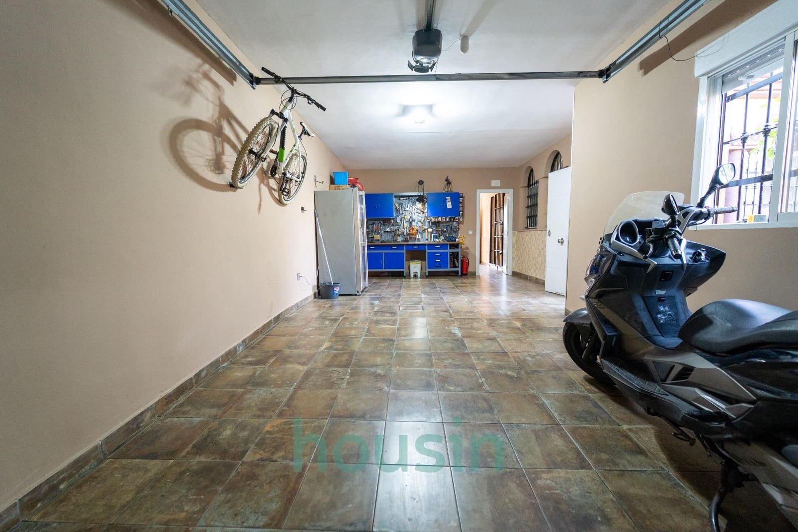 5 soveværelse Villa til salg i Montequinto med swimmingpool garage - € 1.050.000 (Ref: 9414106)