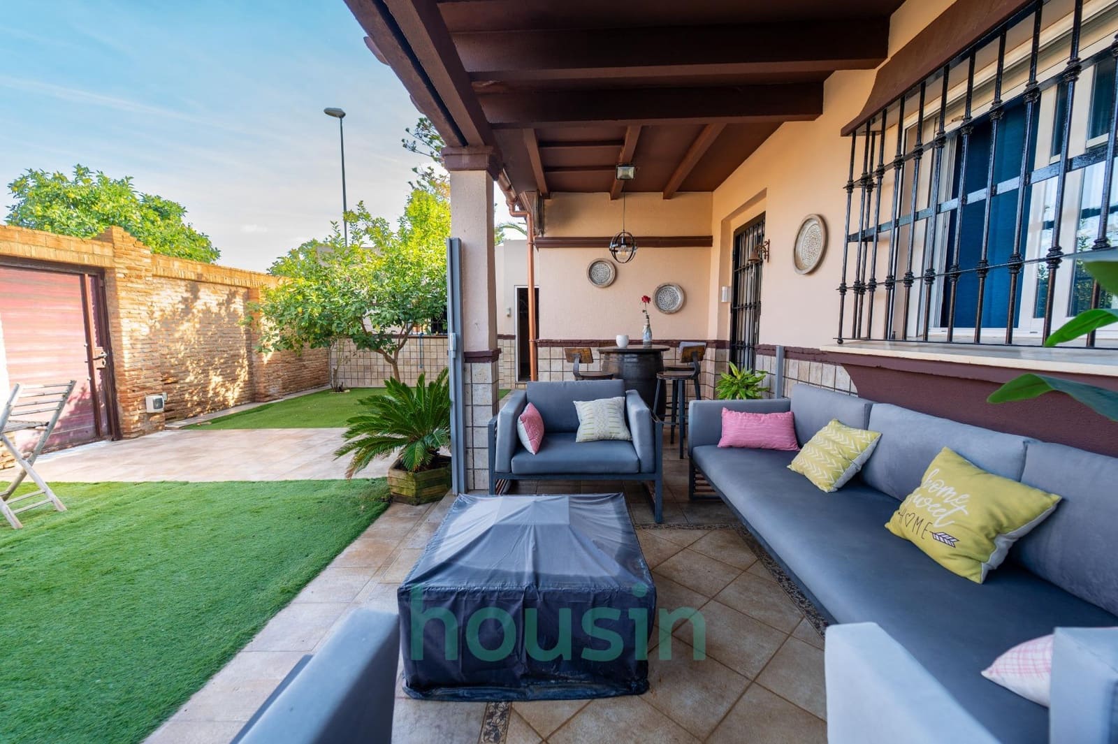 5 soveværelse Villa til salg i Montequinto med swimmingpool garage - € 1.050.000 (Ref: 9414106)