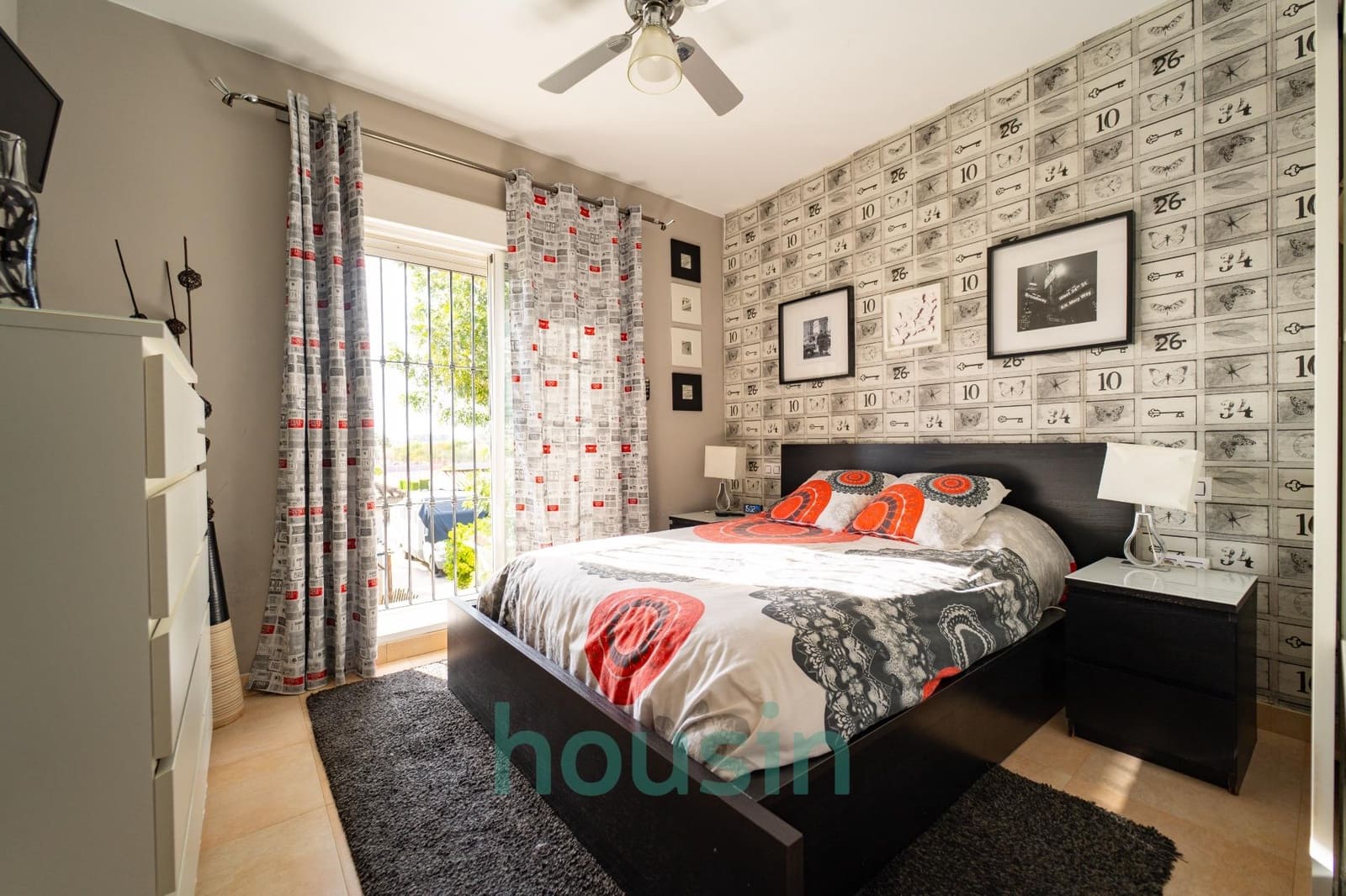 5 soveværelse Villa til salg i Montequinto med swimmingpool garage - € 1.050.000 (Ref: 9414106)