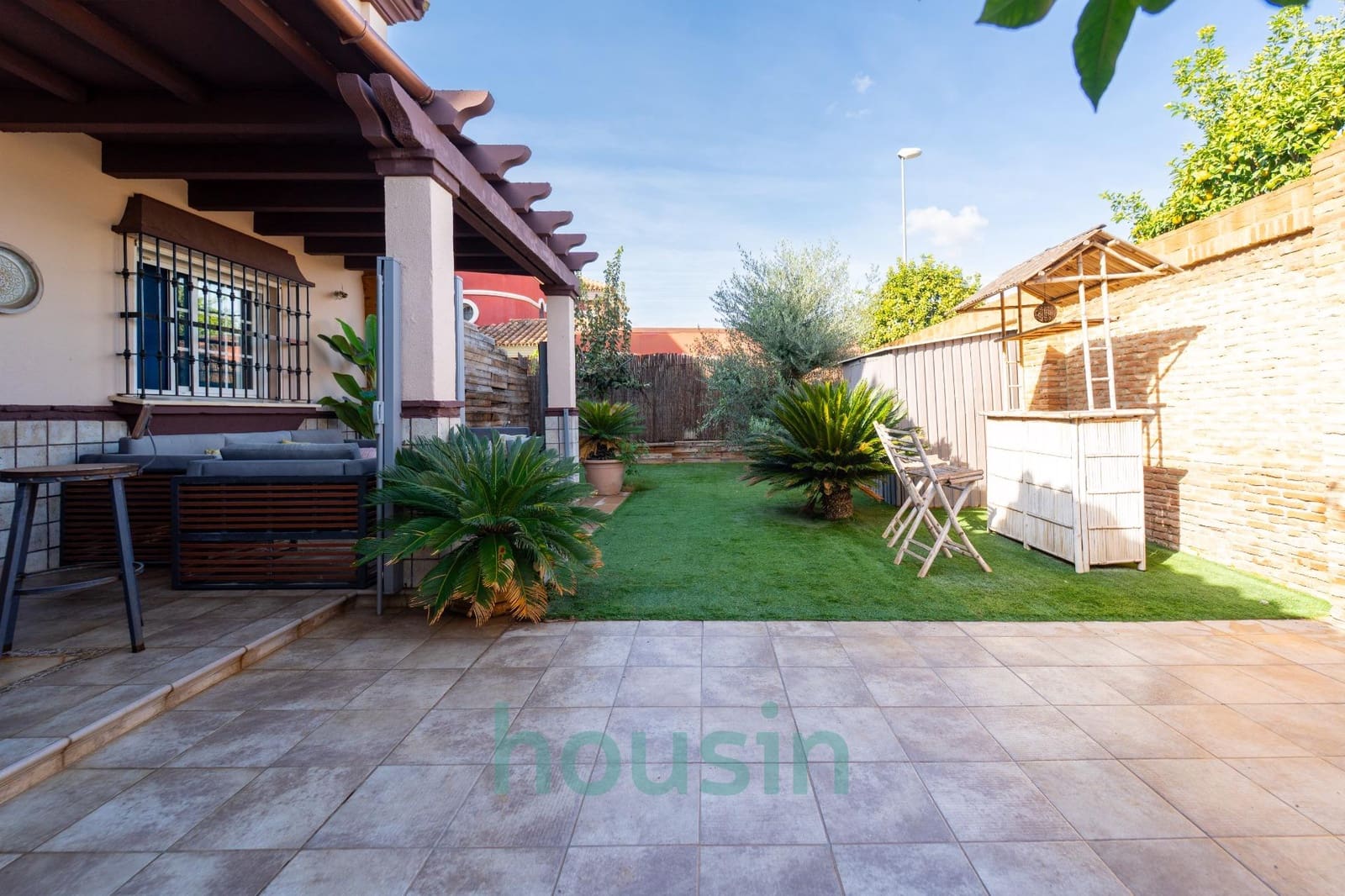 5 soveværelse Villa til salg i Montequinto med swimmingpool garage - € 1.050.000 (Ref: 9414106)