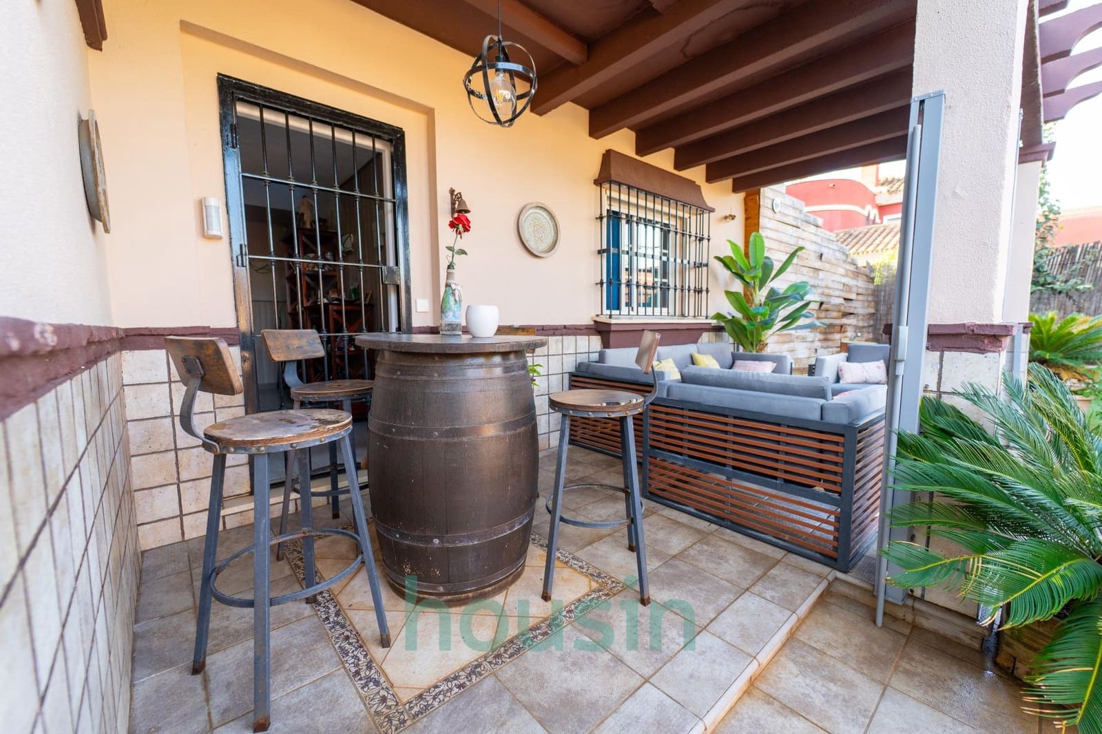 5 soveværelse Villa til salg i Montequinto med swimmingpool garage - € 1.050.000 (Ref: 9414106)