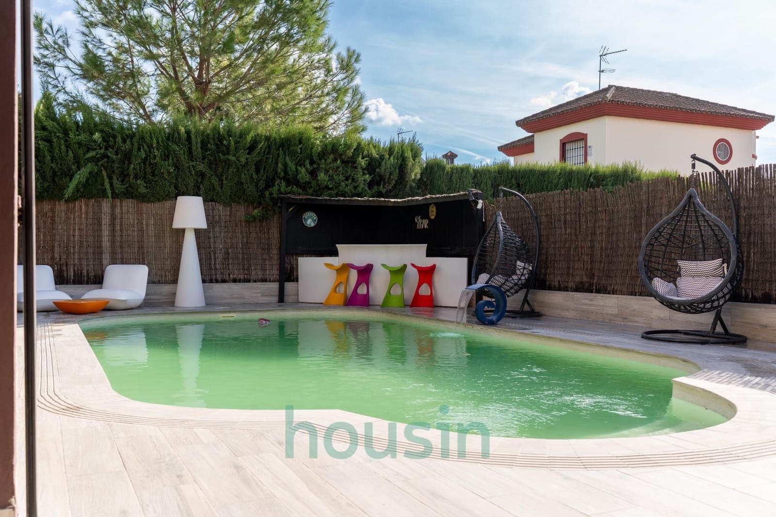 5 soveværelse Villa til salg i Montequinto med swimmingpool garage - € 1.050.000 (Ref: 9414106)