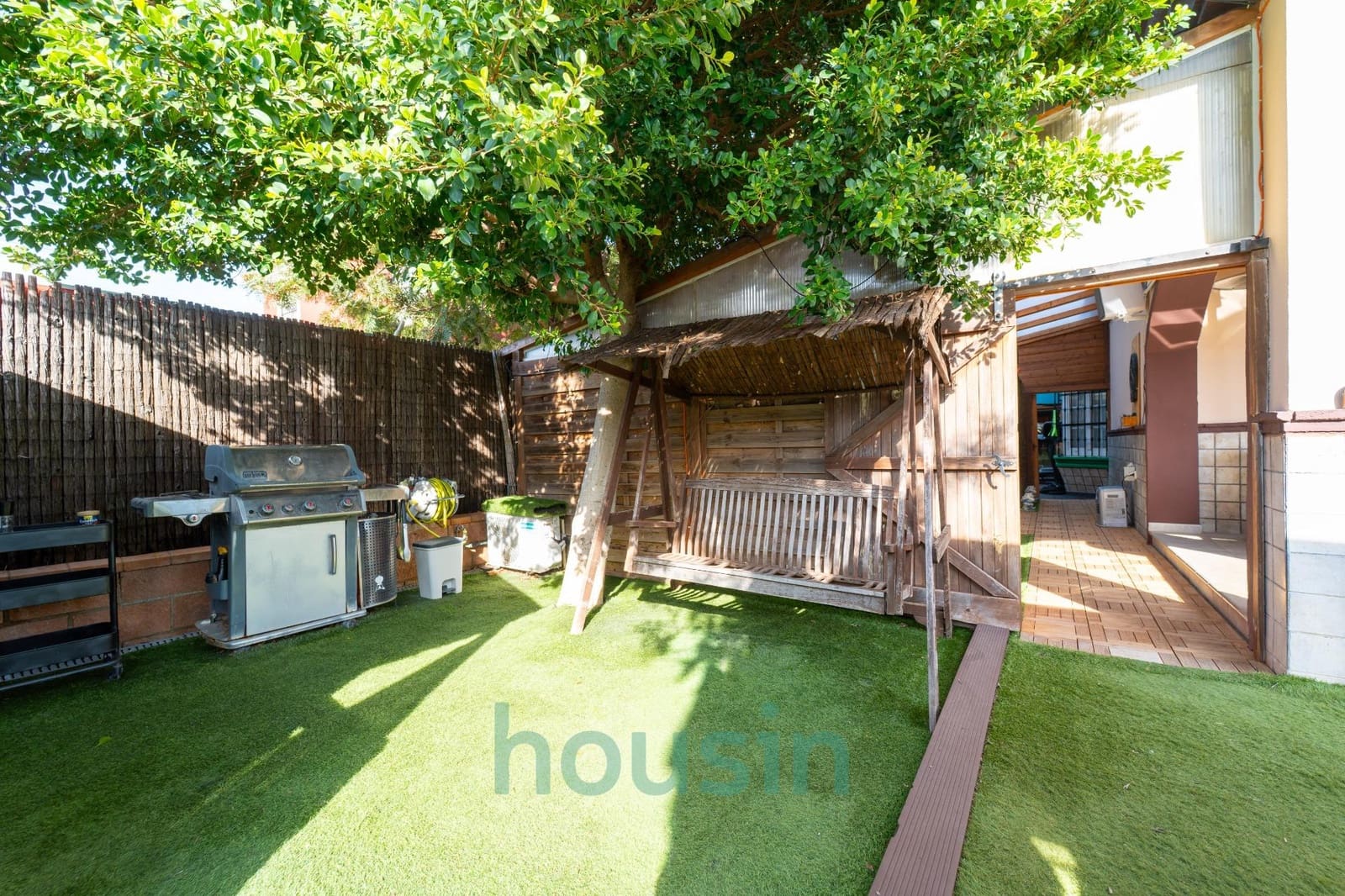 5 soveværelse Villa til salg i Montequinto med swimmingpool garage - € 1.050.000 (Ref: 9414106)