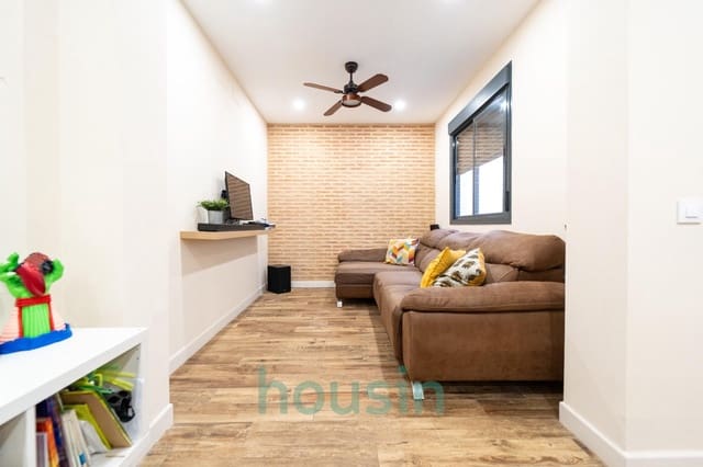 Adosado de 3 habitaciones en Sevilla ciudad en venta con garaje - 380.000 € (Ref: 9518921)