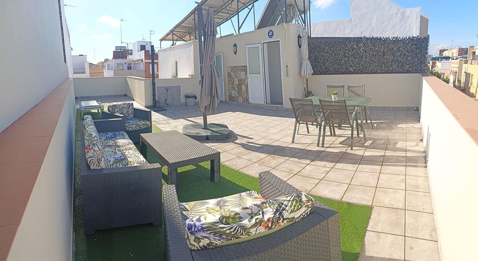 3 soveværelse Rækkehus til salg i Sevilla by med garage - € 380.000 (Ref: 9518921)