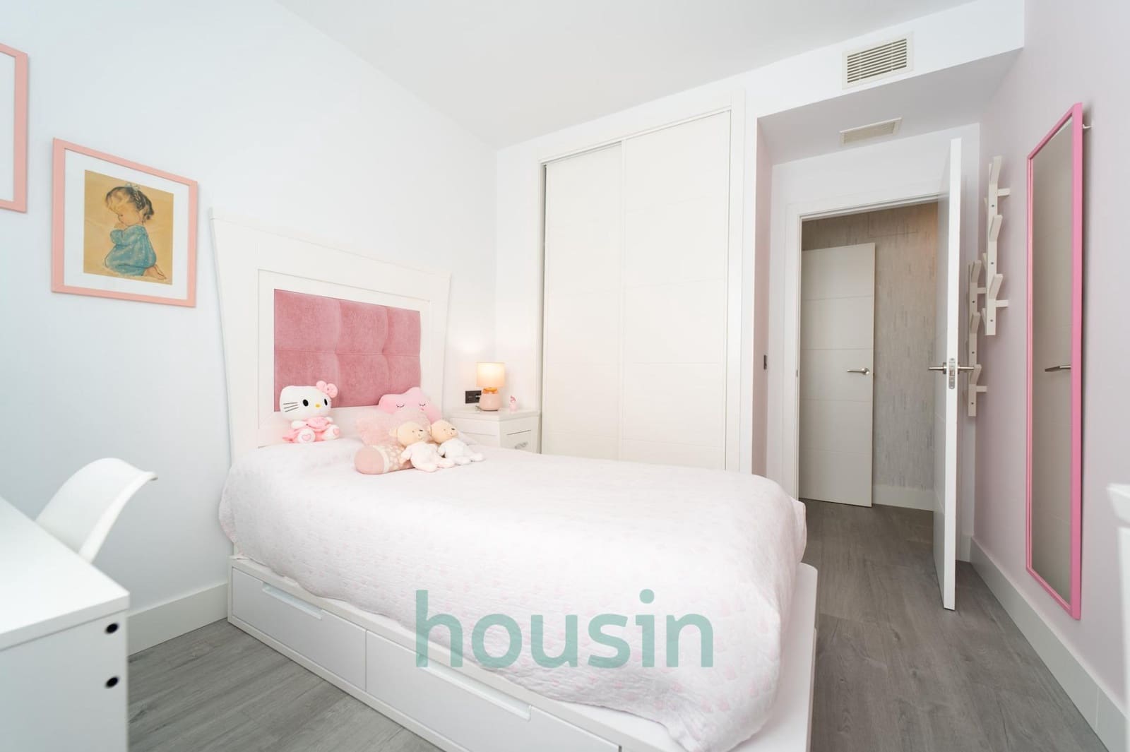 3 bedroom Flat for sale in Seville city with pool garage - € 648,000 (Ref: 9535943)