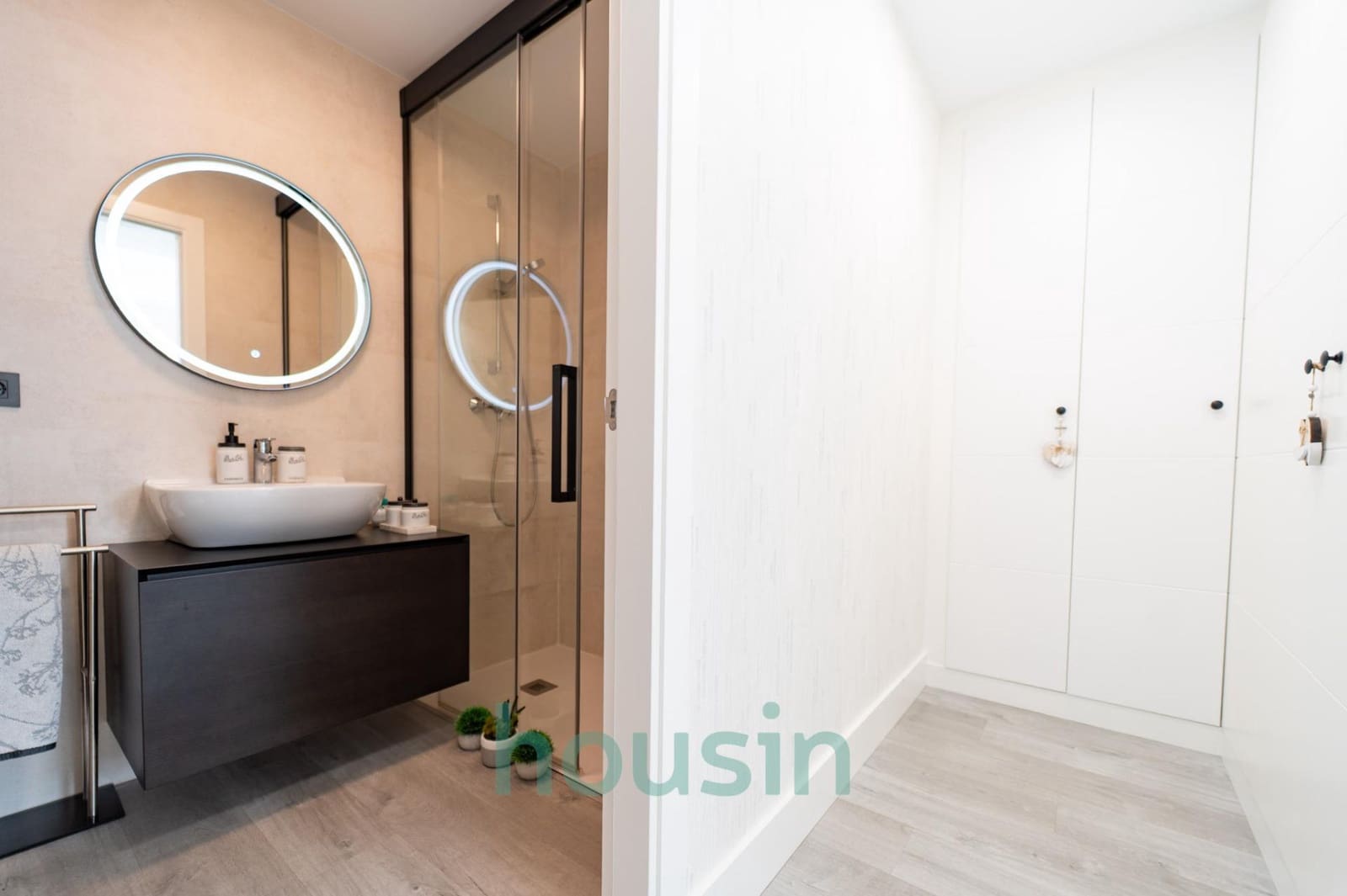 3 bedroom Flat for sale in Seville city with pool garage - € 648,000 (Ref: 9535943)