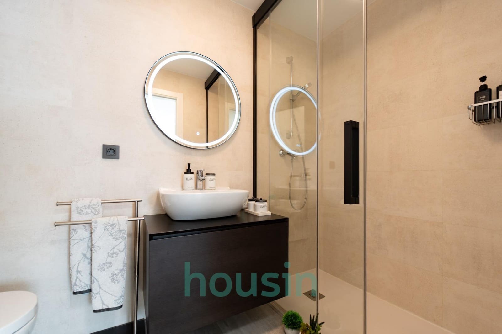 3 bedroom Flat for sale in Seville city with pool garage - € 648,000 (Ref: 9535943)