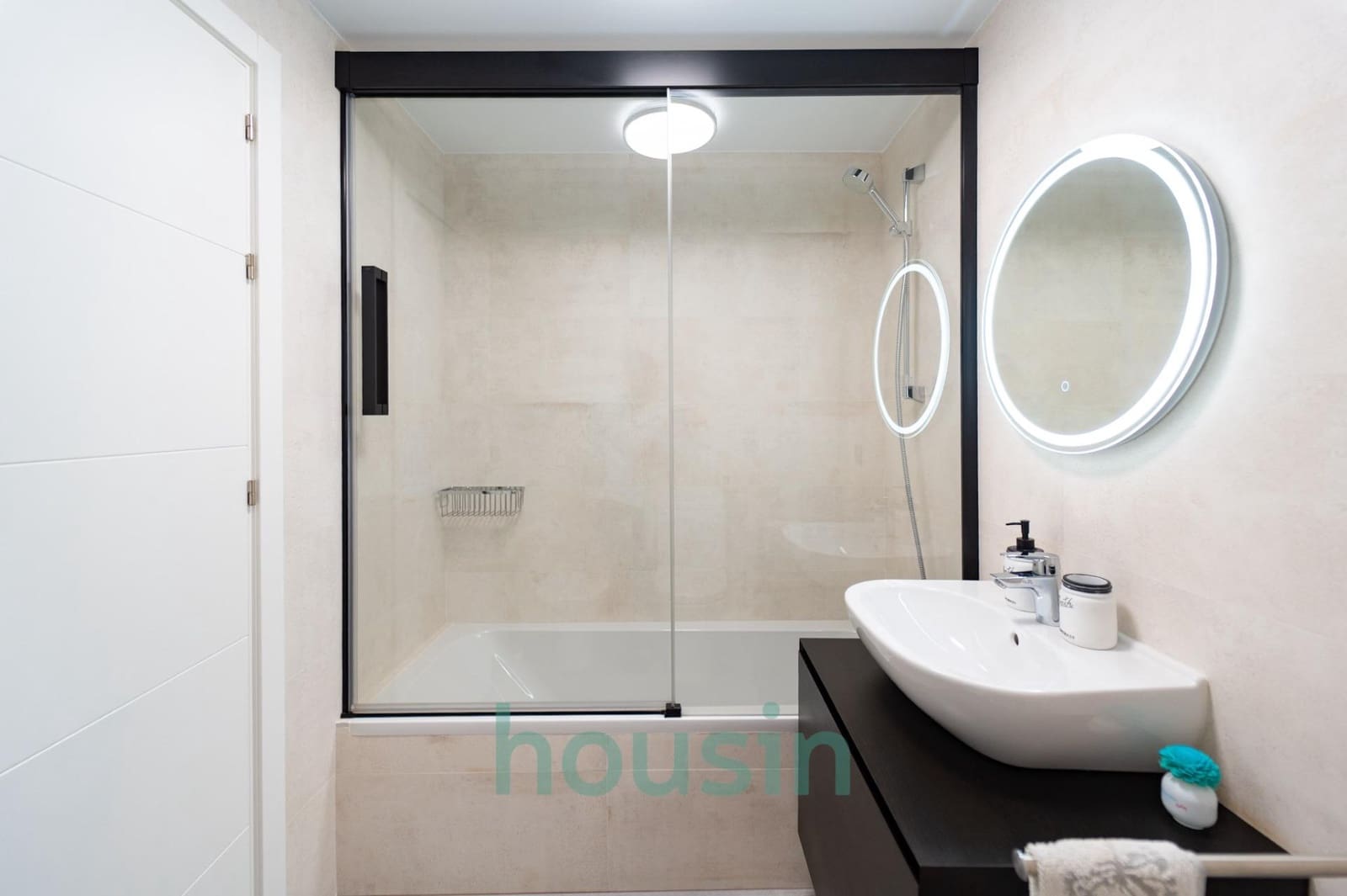 3 bedroom Flat for sale in Seville city with pool garage - € 648,000 (Ref: 9535943)