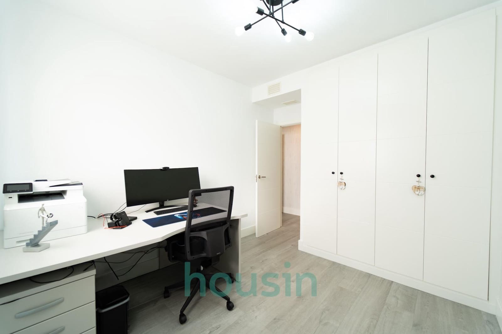 3 bedroom Flat for sale in Seville city with pool garage - € 648,000 (Ref: 9535943)