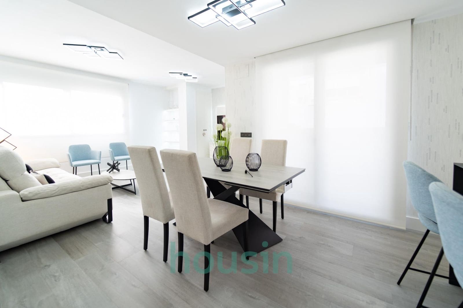 3 bedroom Flat for sale in Seville city with pool garage - € 648,000 (Ref: 9535943)