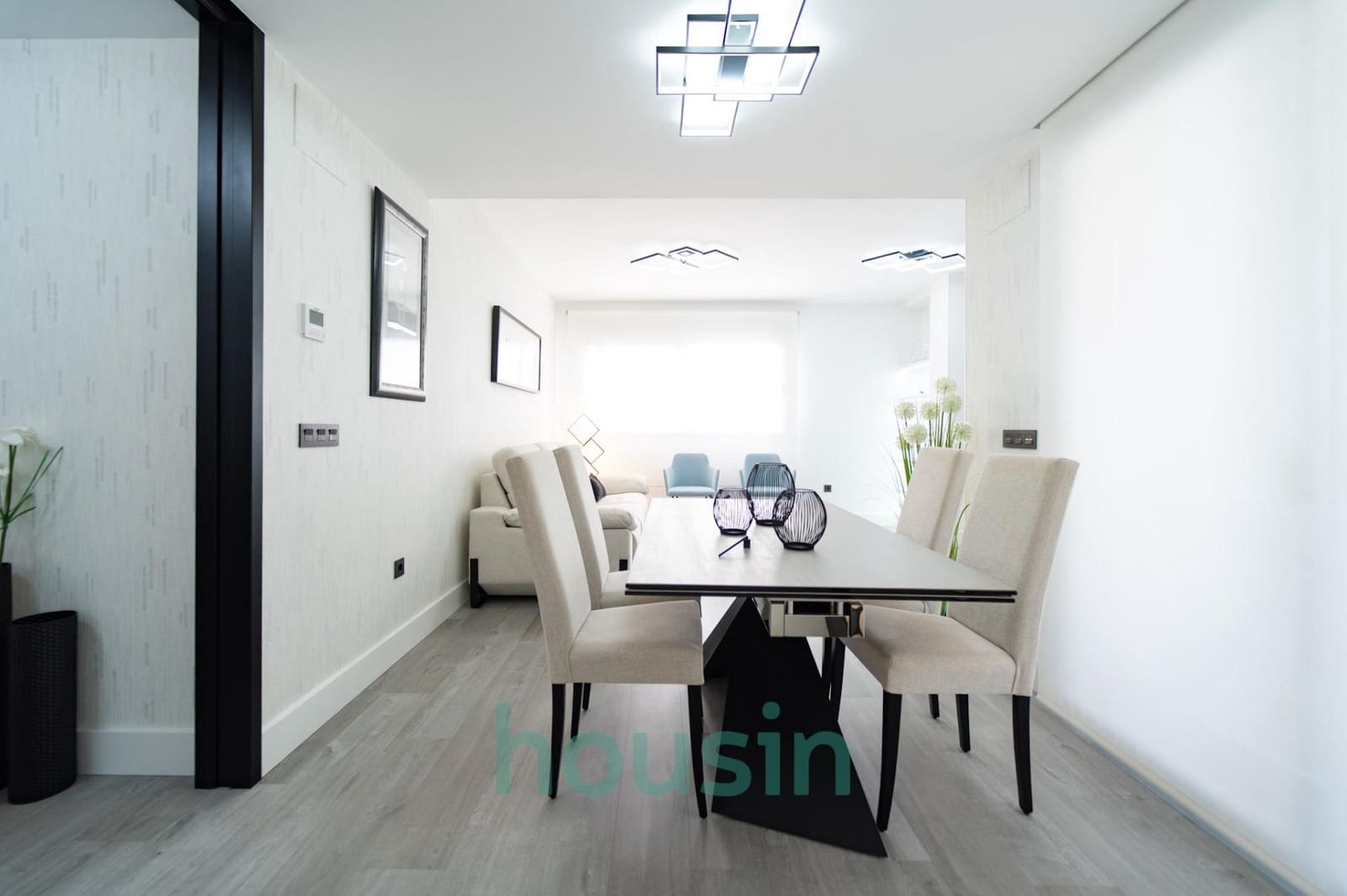 3 bedroom Flat for sale in Seville city with pool garage - € 648,000 (Ref: 9535943)