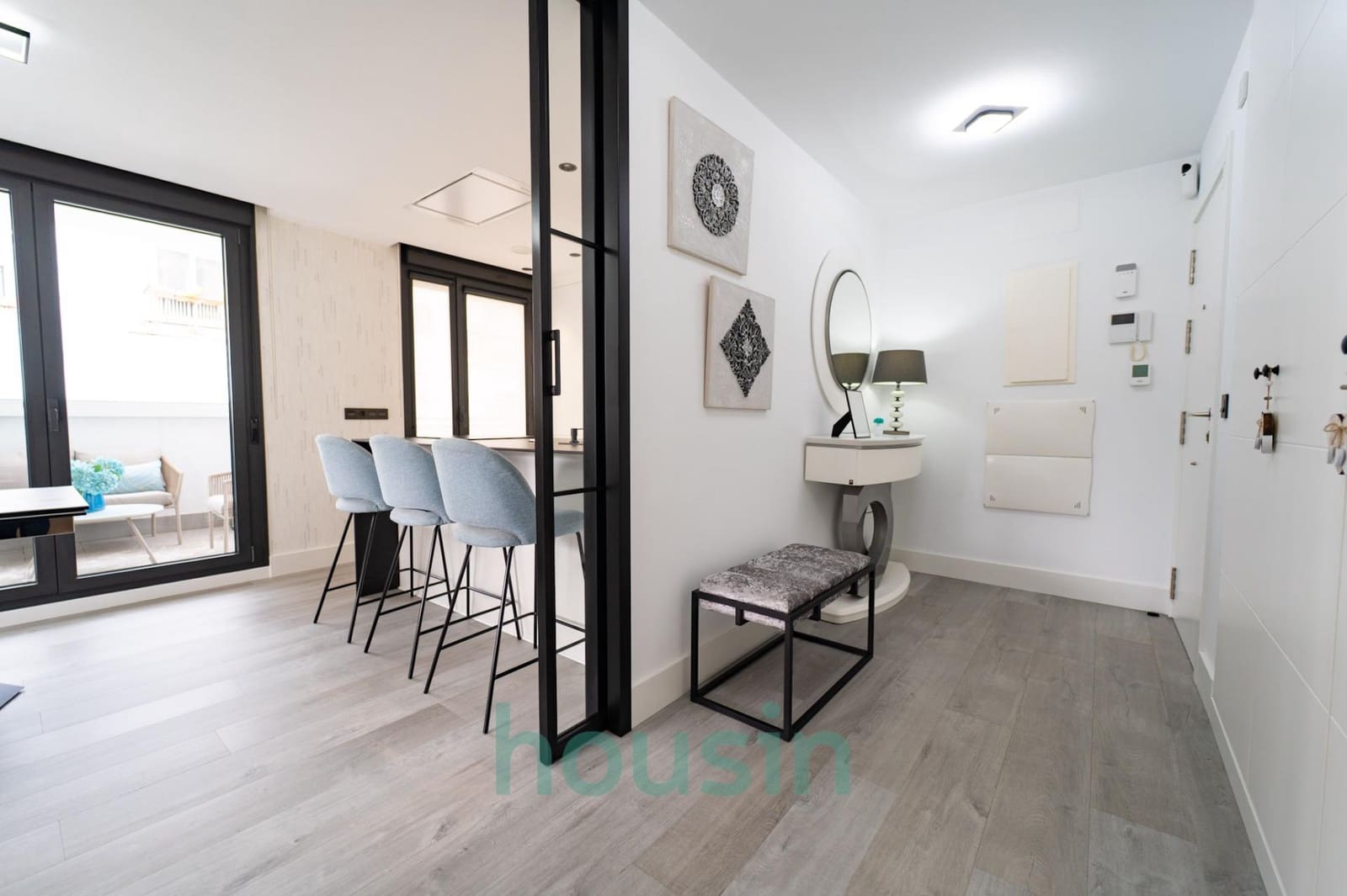 3 bedroom Flat for sale in Seville city with pool garage - € 648,000 (Ref: 9535943)