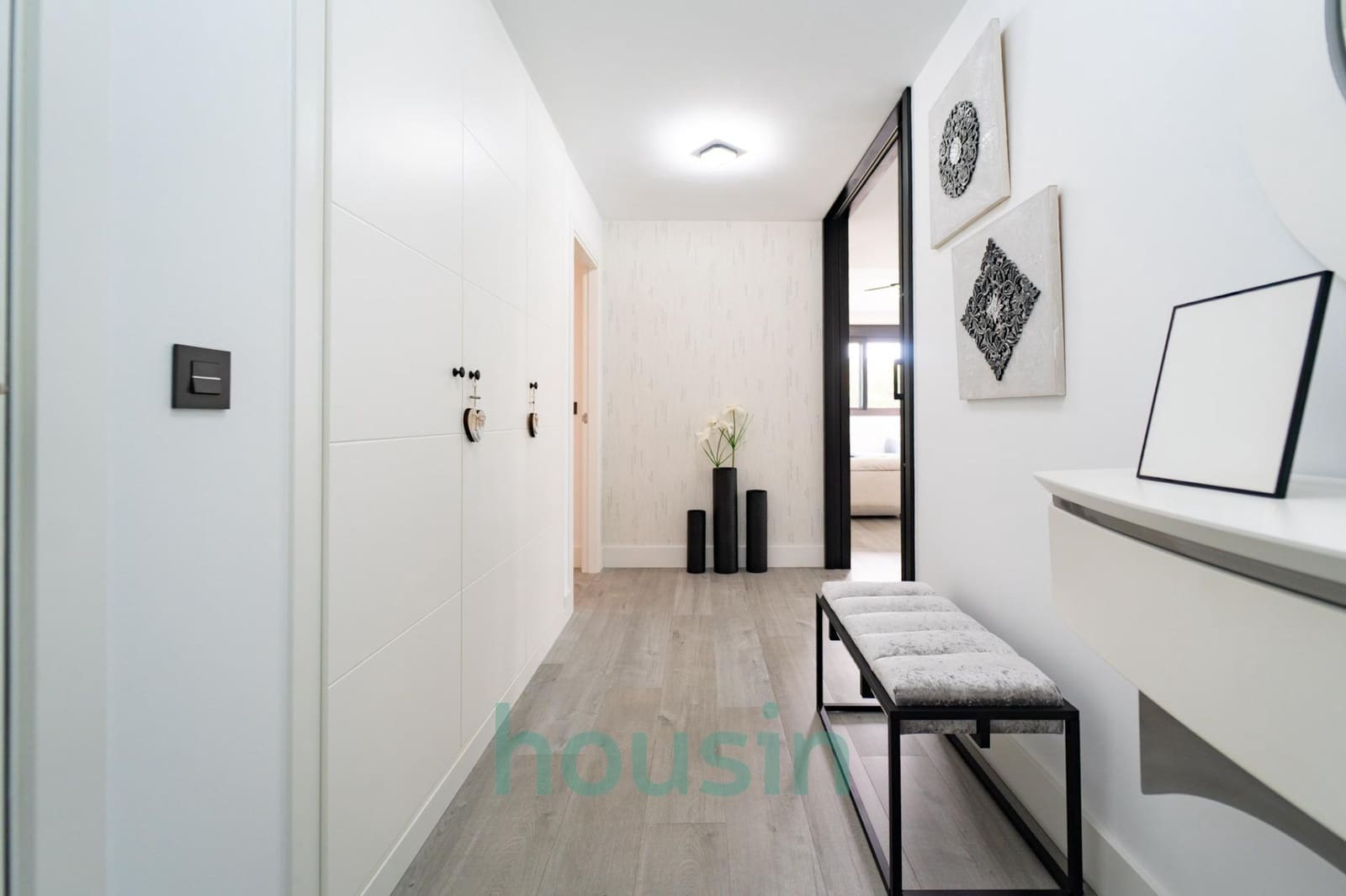 3 bedroom Flat for sale in Seville city with pool garage - € 648,000 (Ref: 9535943)