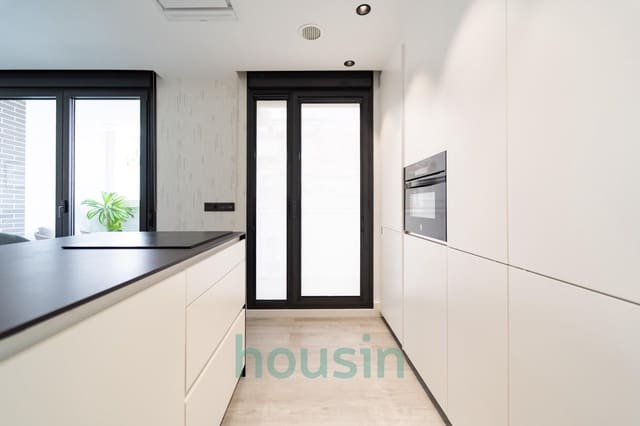 3 soverom Leilighet til salgs i Sevilla by med svømmebasseng garasje - € 648 000 (Ref: 9535943)