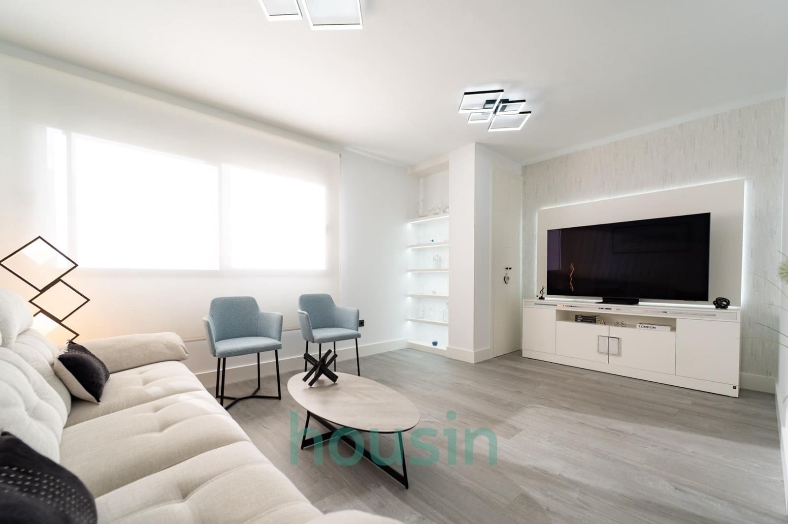 3 bedroom Flat for sale in Seville city with pool garage - € 648,000 (Ref: 9535943)