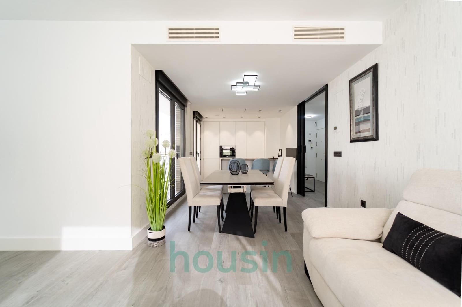 3 bedroom Flat for sale in Seville city with pool garage - € 648,000 (Ref: 9535943)