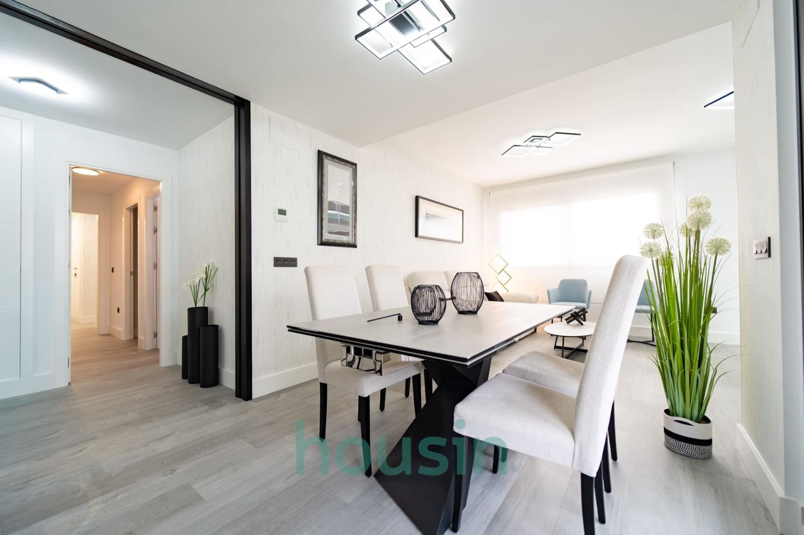 3 bedroom Flat for sale in Seville city with pool garage - € 648,000 (Ref: 9535943)