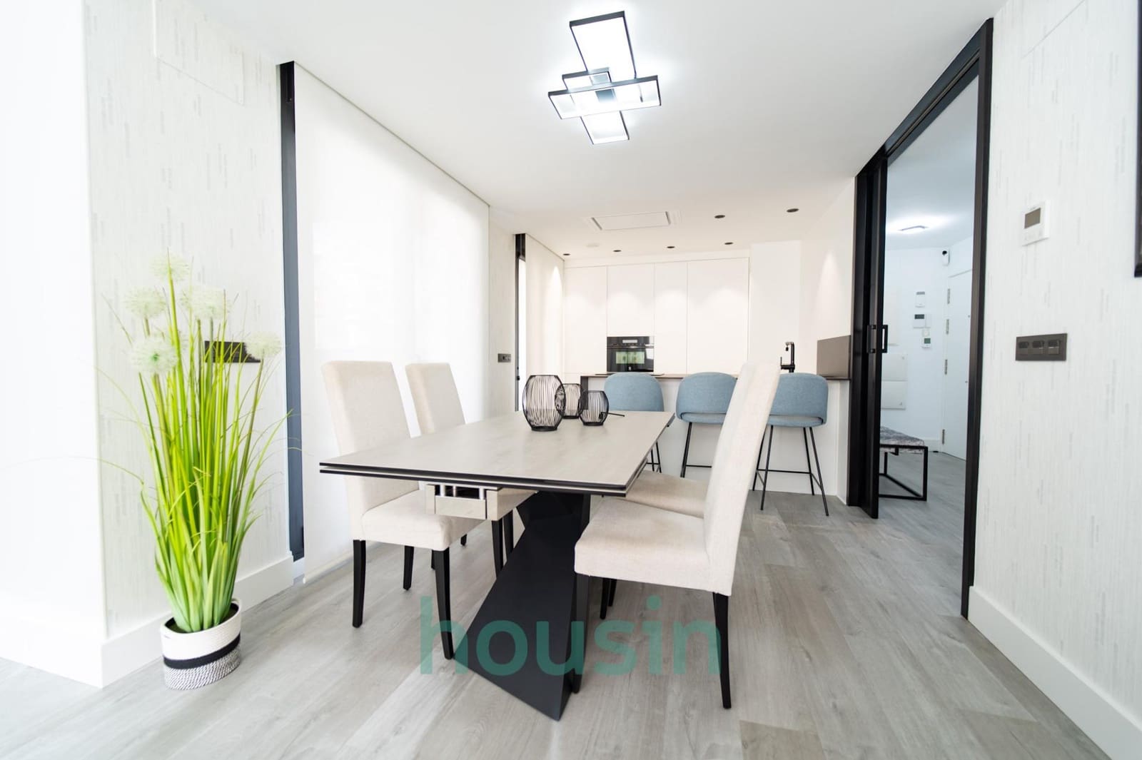 3 bedroom Flat for sale in Seville city with pool garage - € 648,000 (Ref: 9535943)