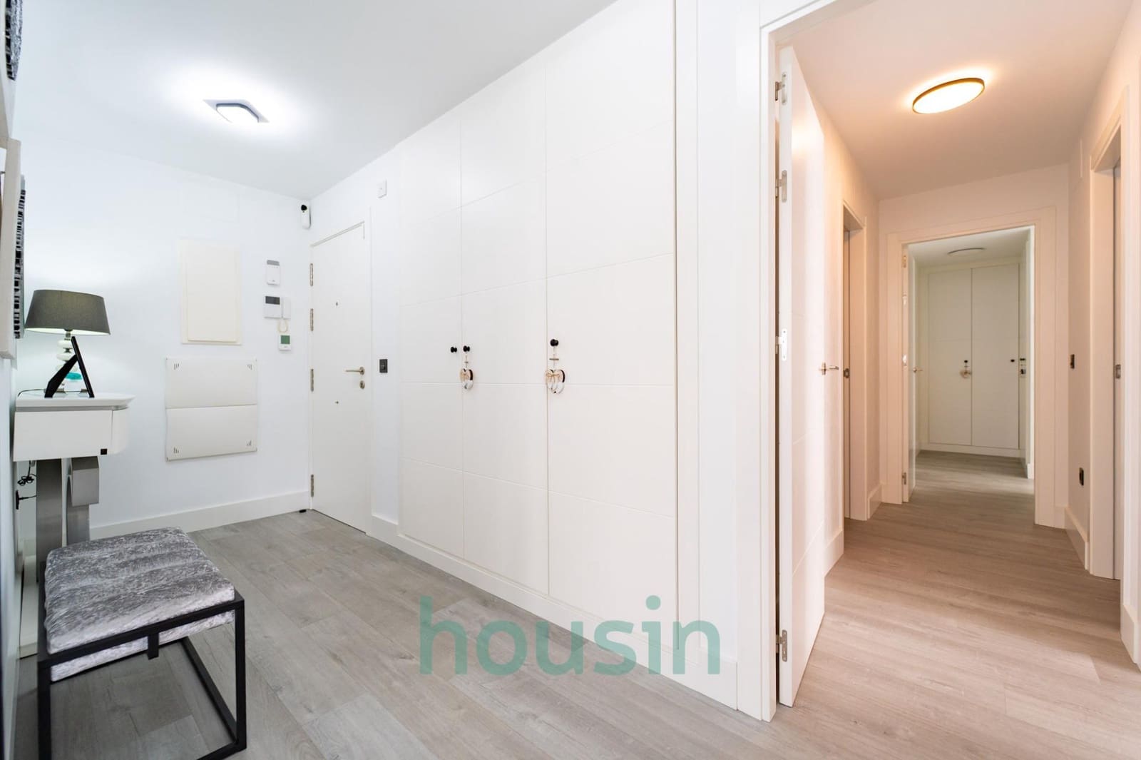 3 bedroom Flat for sale in Seville city with pool garage - € 648,000 (Ref: 9535943)