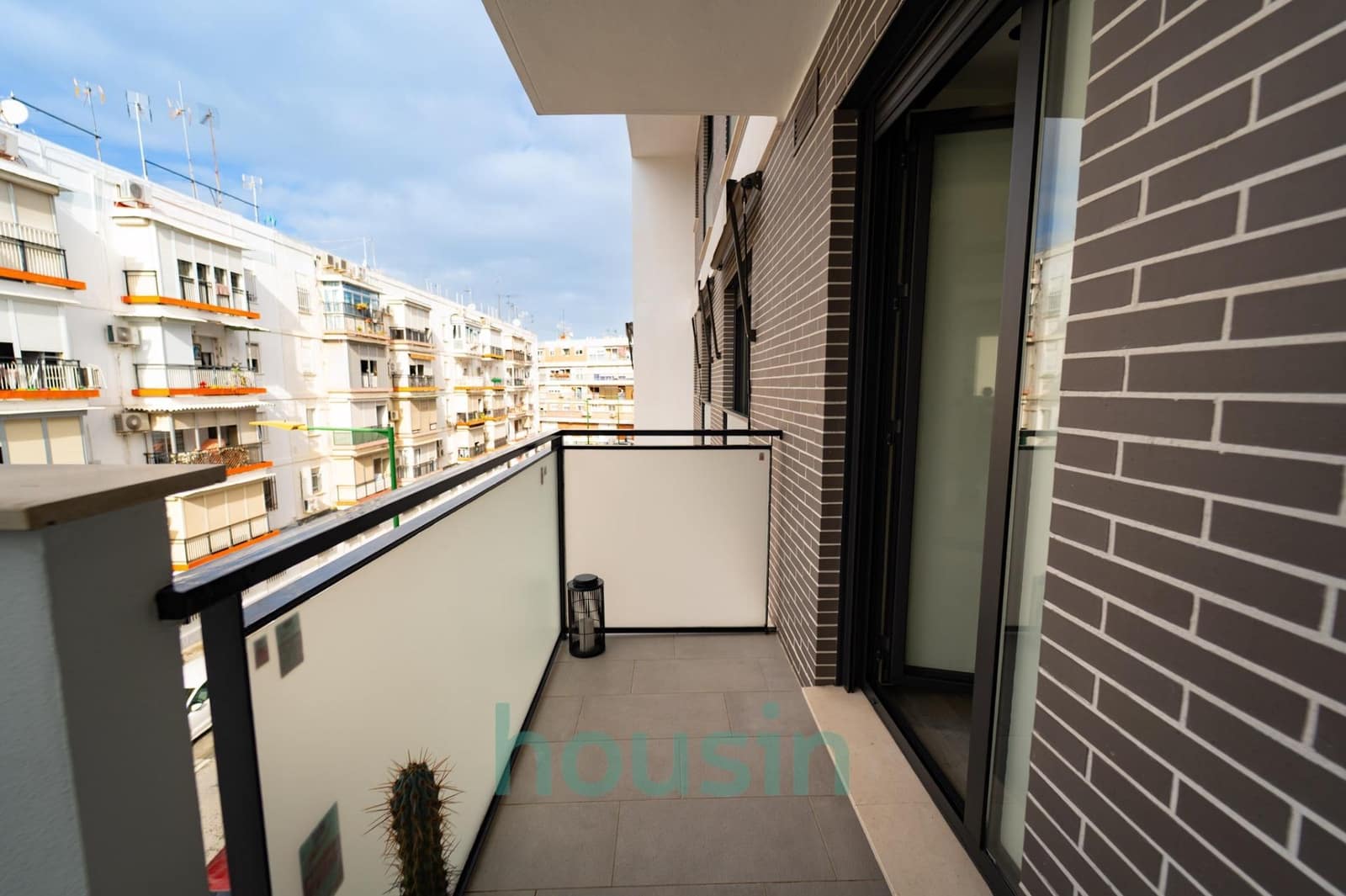 3 bedroom Flat for sale in Seville city with pool garage - € 648,000 (Ref: 9535943)