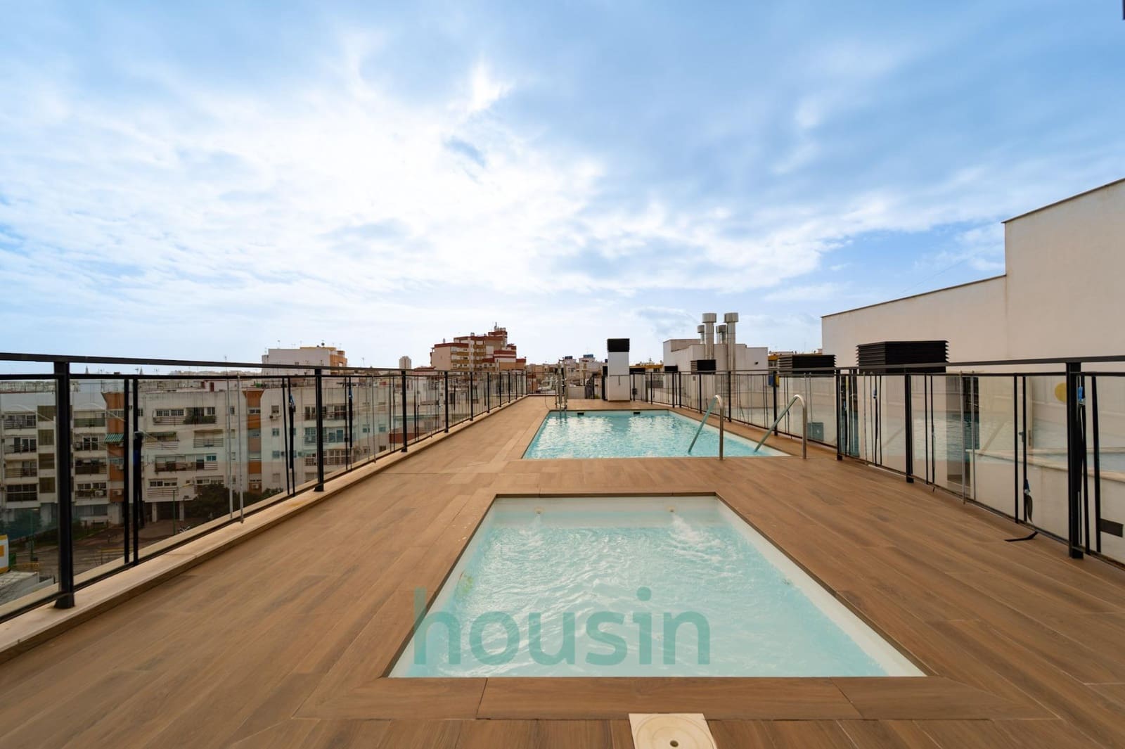 3 bedroom Flat for sale in Seville city with pool garage - € 648,000 (Ref: 9535943)