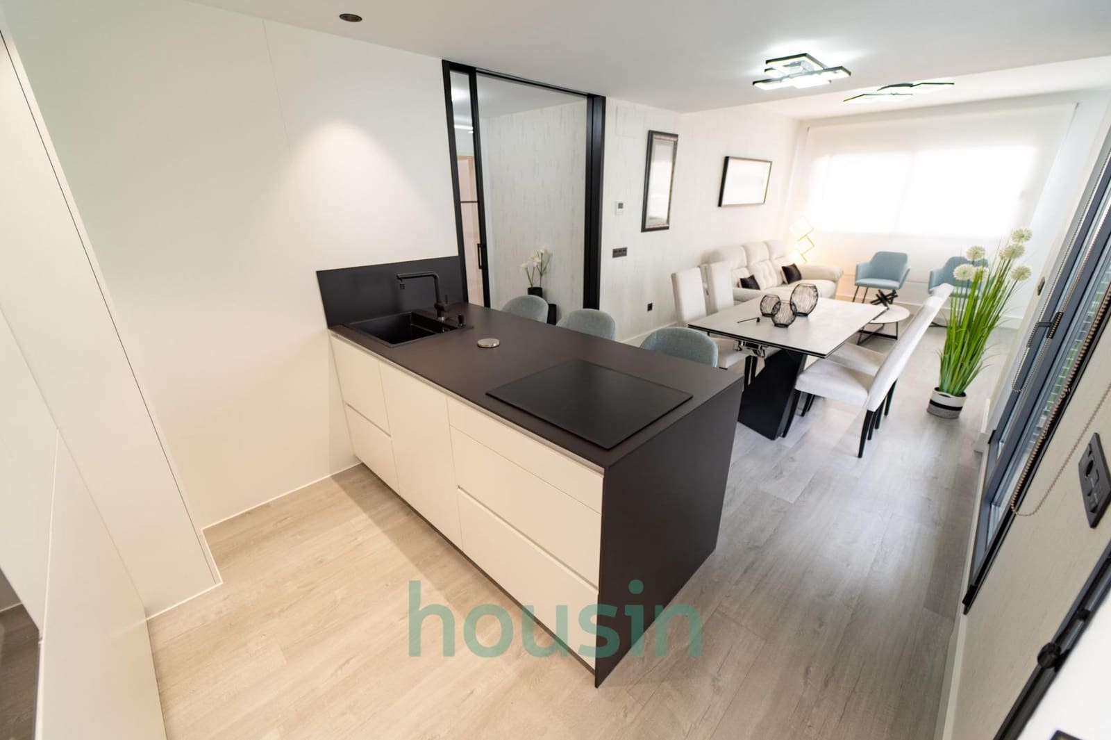 3 makuuhuone Asunto myytävänä paikassa Sevilla kaupunki mukana uima-altaan 
autotalli - 648 000 € (Ref: 9535943)