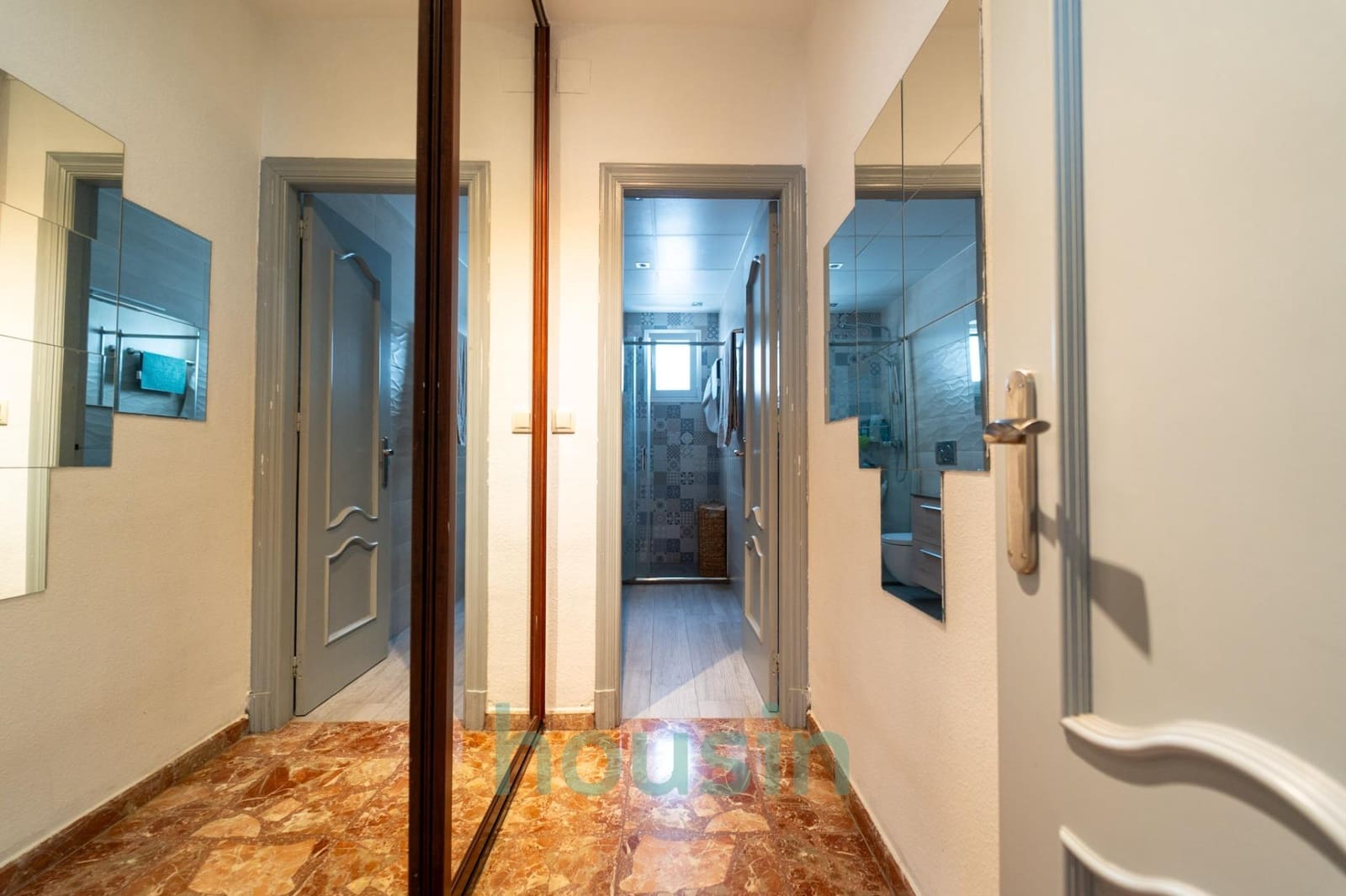 4 sovrum Lägenhet till salu i Sevilla stad med garage - 340 000 € (Ref: 9611548)