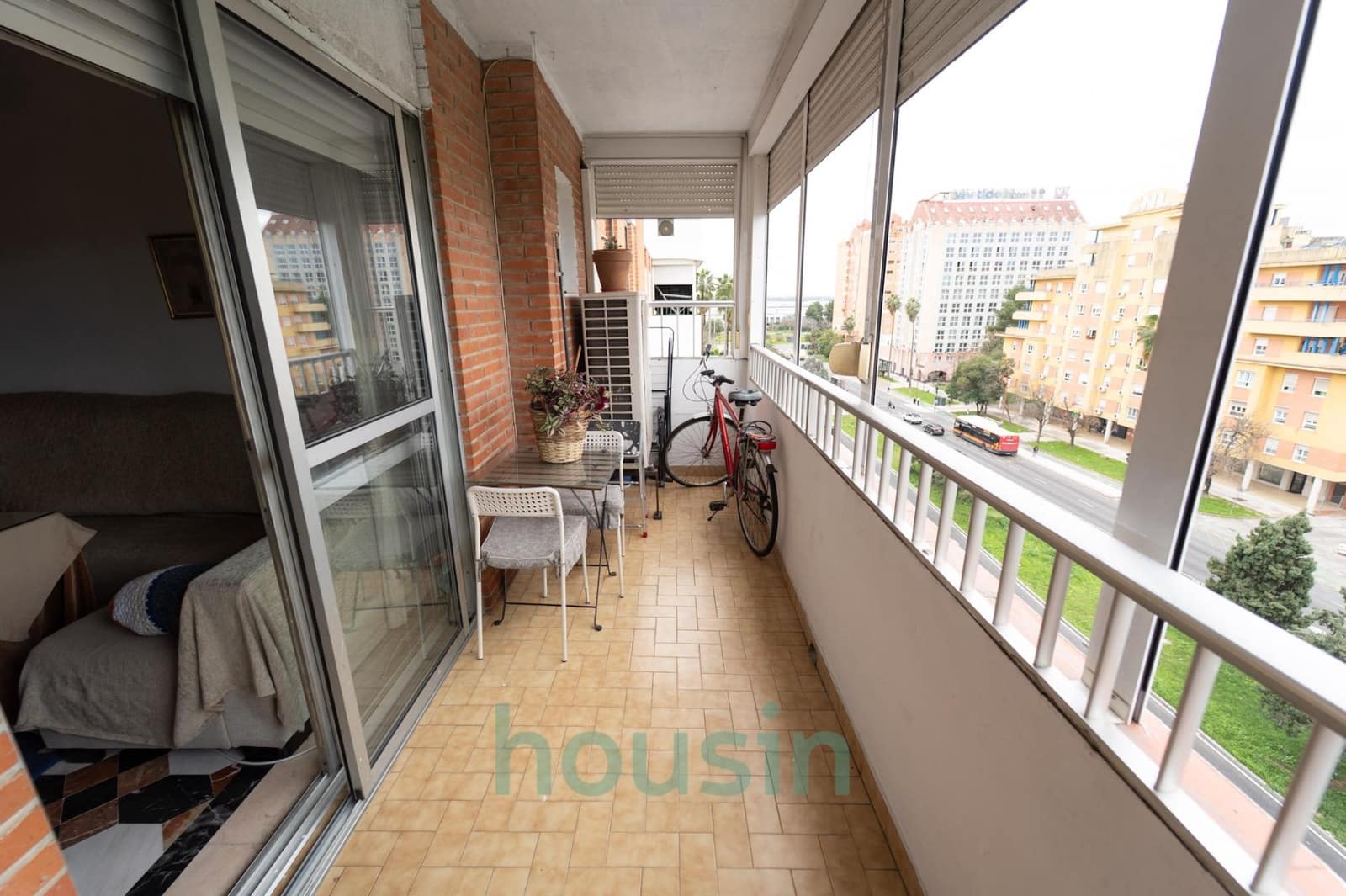 4 sovrum Lägenhet till salu i Sevilla stad med garage - 340 000 € (Ref: 9611548)