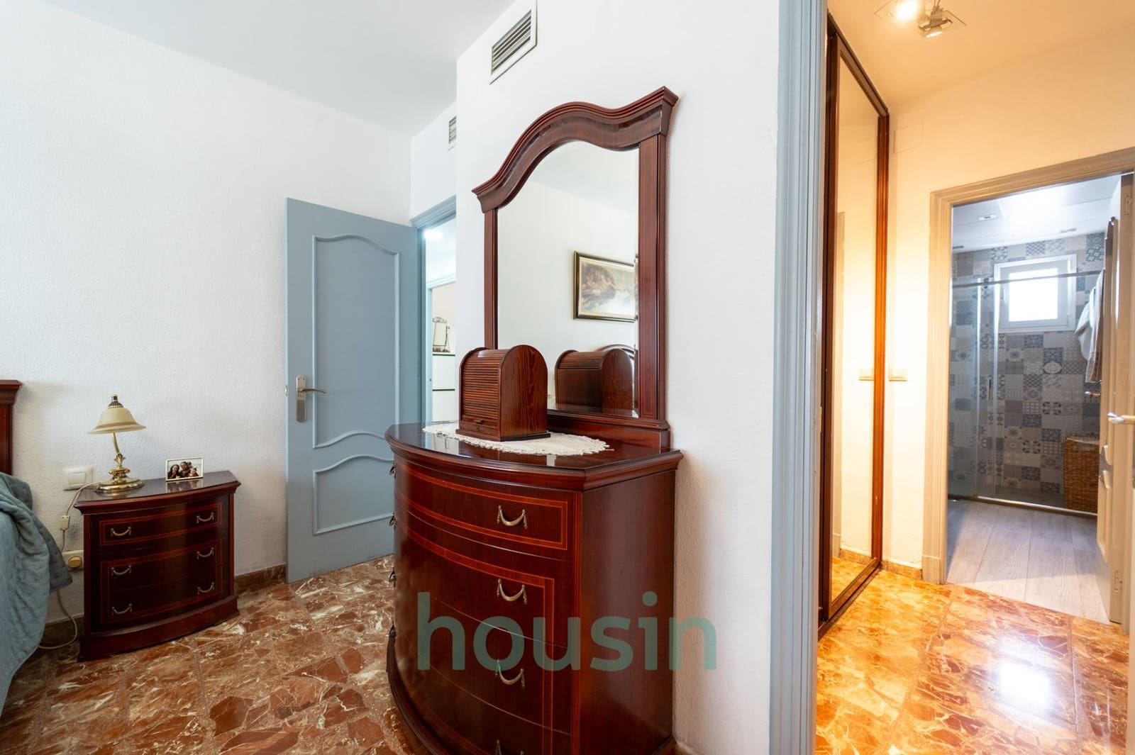 4 sovrum Lägenhet till salu i Sevilla stad med garage - 340 000 € (Ref: 9611548)