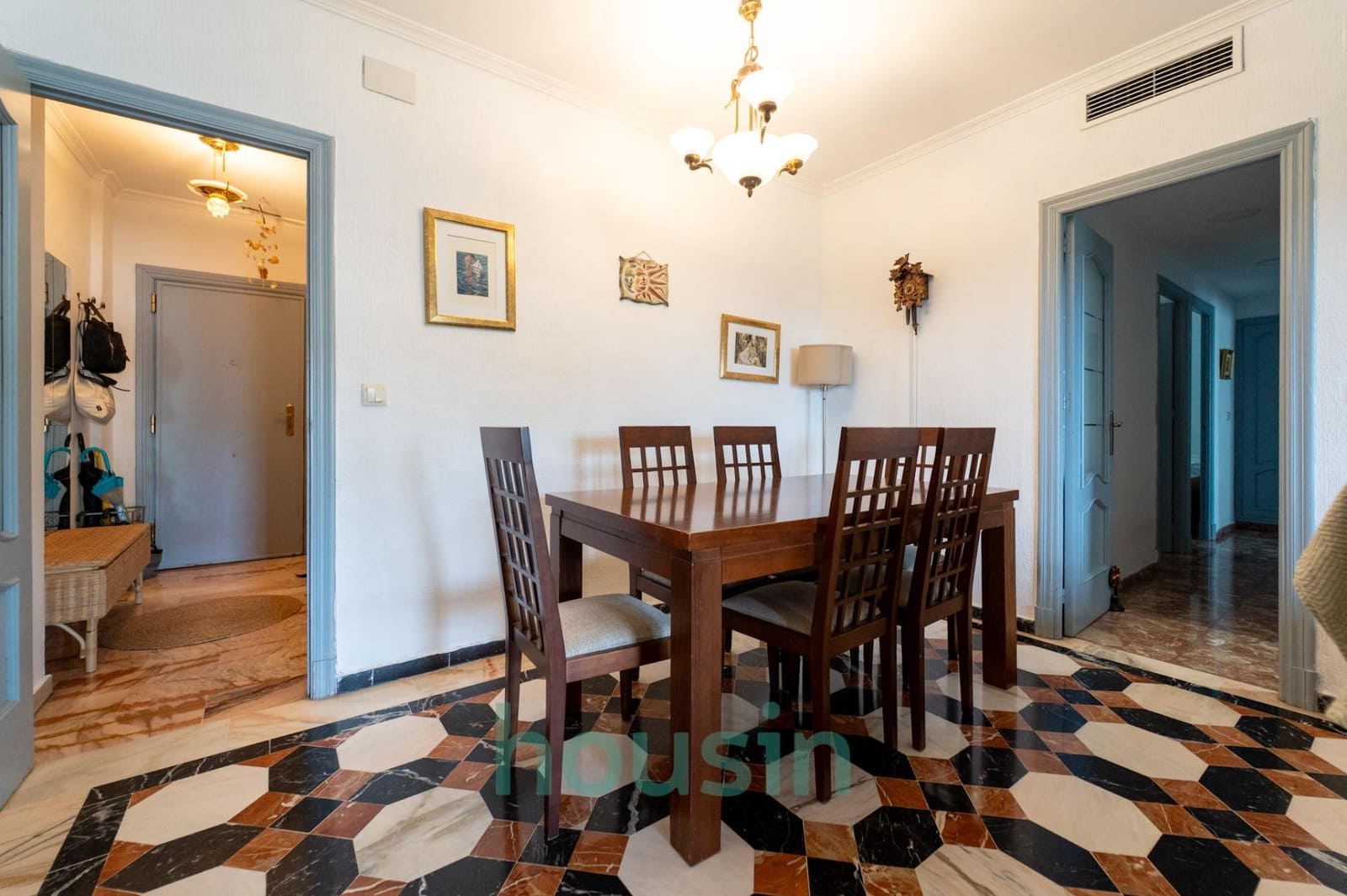 4 sovrum Lägenhet till salu i Sevilla stad med garage - 340 000 € (Ref: 9611548)