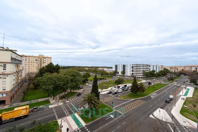 4 sovrum Lägenhet till salu i Sevilla stad med garage - 340 000 € (Ref: 9611548)