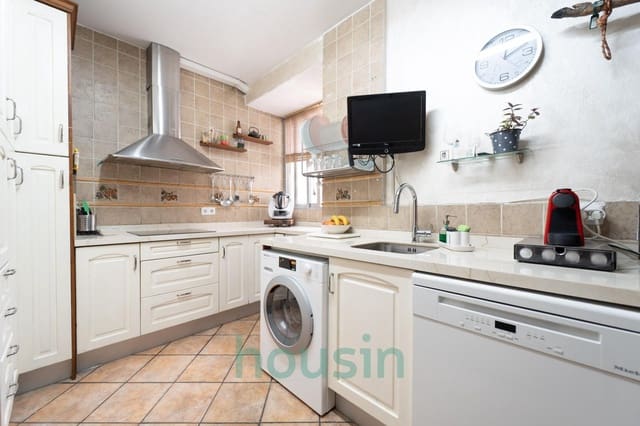 4 sovrum Lägenhet till salu i Sevilla stad med garage - 340 000 € (Ref: 9611548)