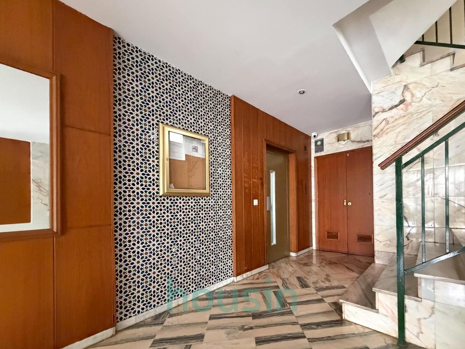 4 sovrum Lägenhet till salu i Sevilla stad med garage - 340 000 € (Ref: 9611548)